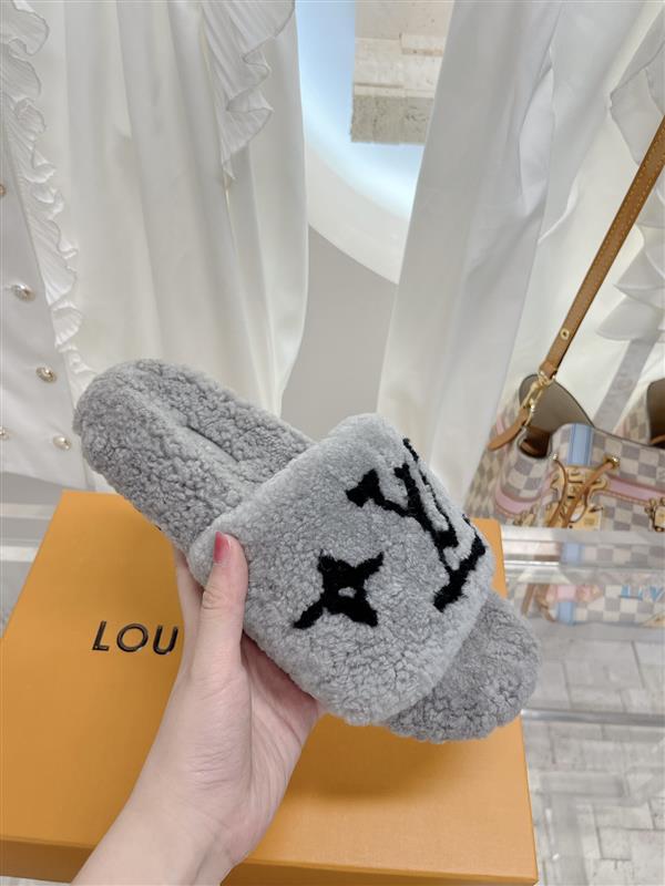 2025126103526706 230